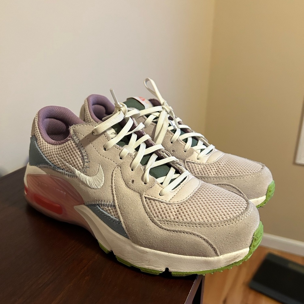 Size 8 Nike Air Max Multicolor Brand New Shoes